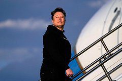 Стало известно странное имя еще одного ребенка Илона Маска