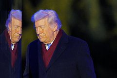 Трамп заявил о «напряженной» работе по Украине