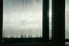 В Подмосковье девушку выкинули из окна