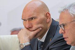 Валуев объяснил задержание Семака с женой в Германии