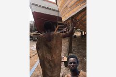 Загадочный пророк назвал дату нового всемирного потопа и построил ковчег