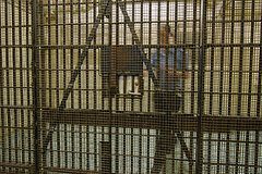 Замужняя женщина влюбилась в молодого убийцу и помогла ему сбежать из тюрьмы