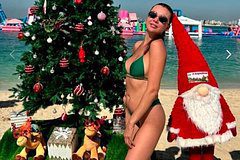 Жена российского депутата выложила фото с пляжа в Дубае и матом ответила недовольным